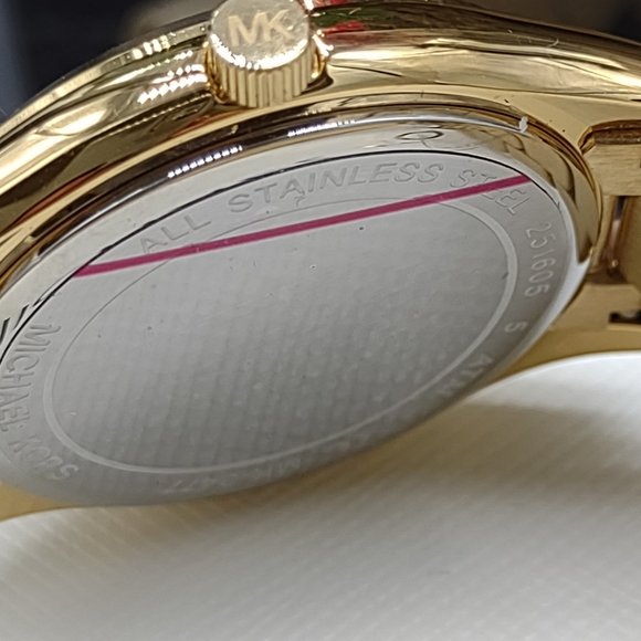 NWOT .🌷 Michael Kors Mini Slim Runway Watch - NEW Battery - Picture 4 of 8